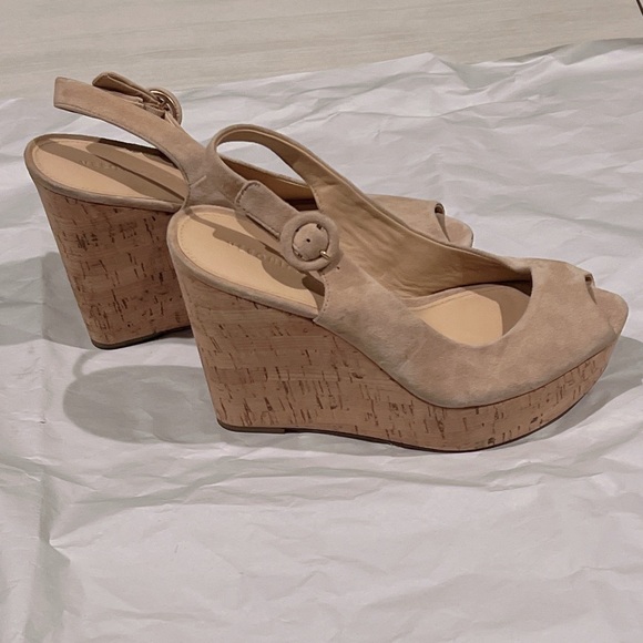 Veronica Beard Dali Suede‎ Slingback Peep-Toe Wedge Sandals
Sand Size: 8.5 NWOB - Picture 15 of 15